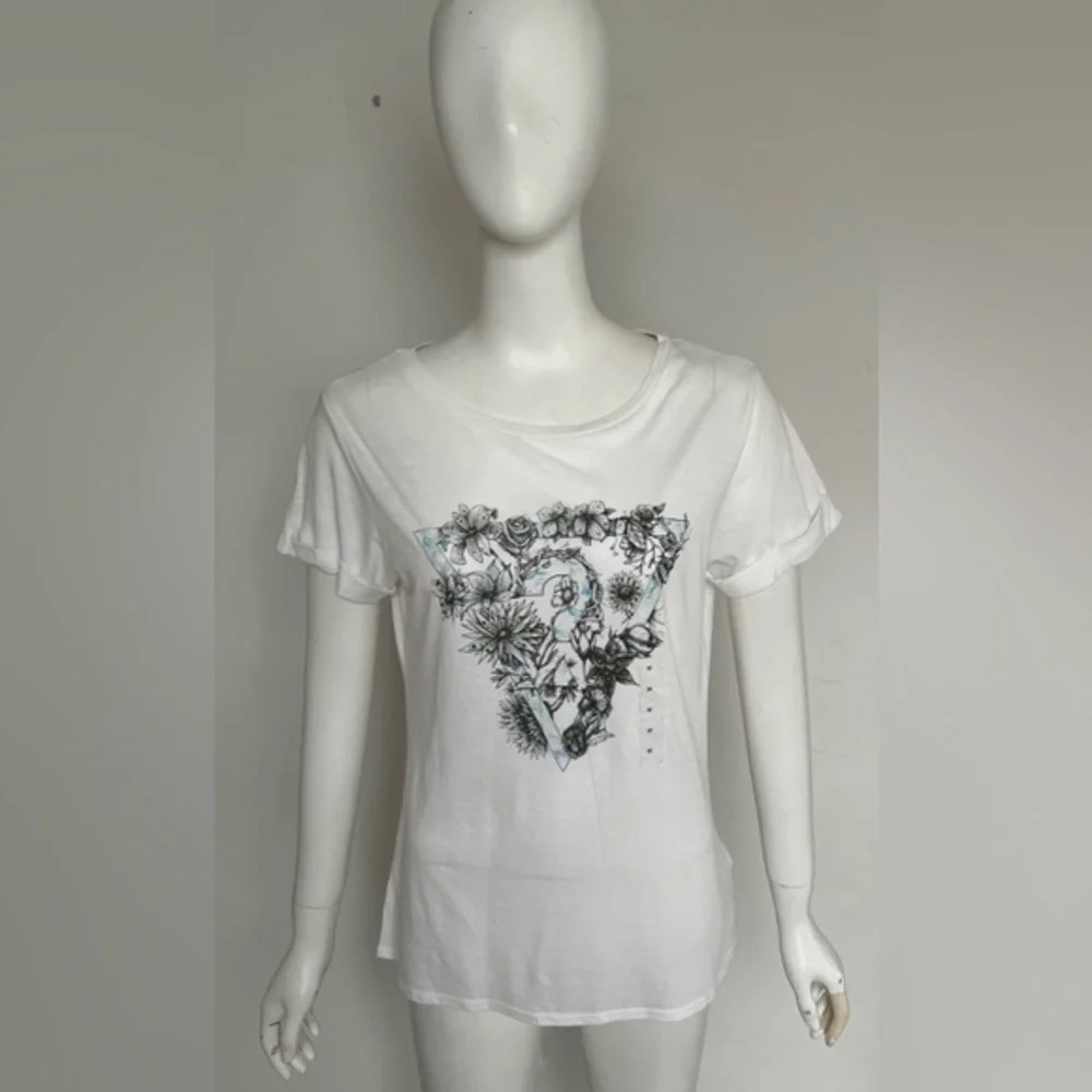 Guess White Lightweight Soft  T-Shirt Cotton Blend with Floral Print Sz M NWT
